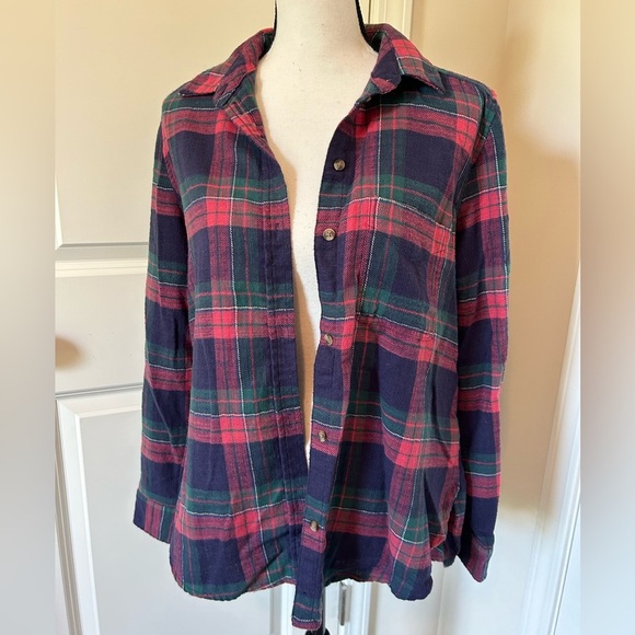 American Eagle Outfitters Tops - American eagle boyfriend fit amazingly soft res blue and green flannel